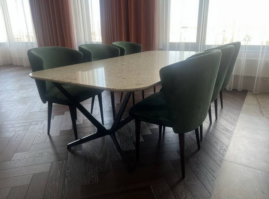 DINING TABLE 1