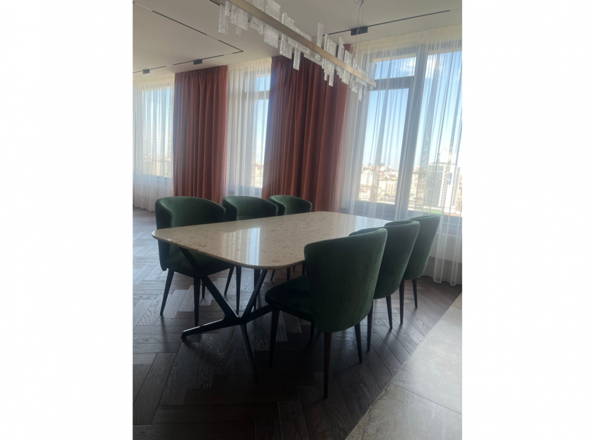 DINING TABLE 2